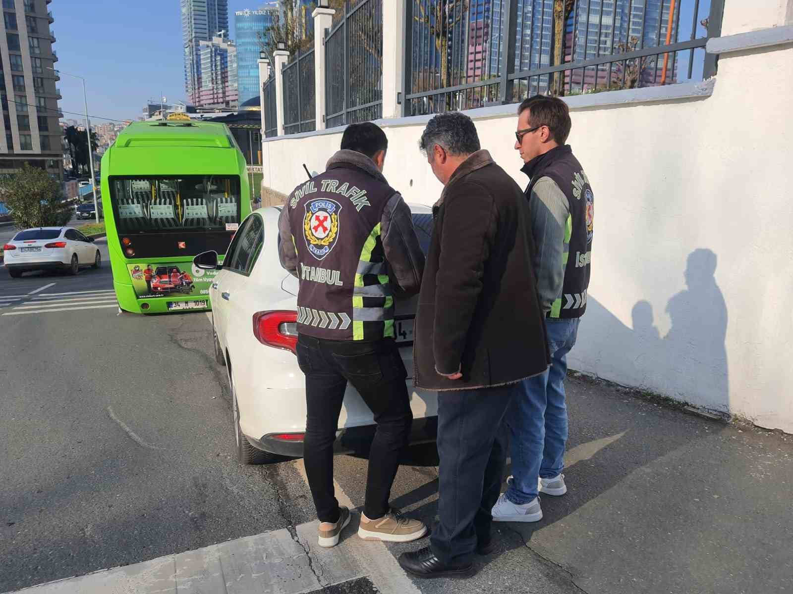 İstanbul’da ücret tartışmasında minibüsün kapısını açmayan şoför yakalandı