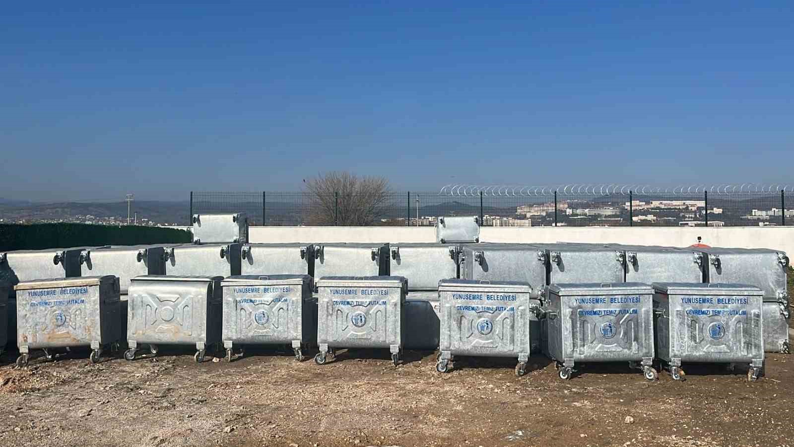 Yunusemre&rsquo;ye 500 &ccedil;&ouml;p konteyneri alındı
