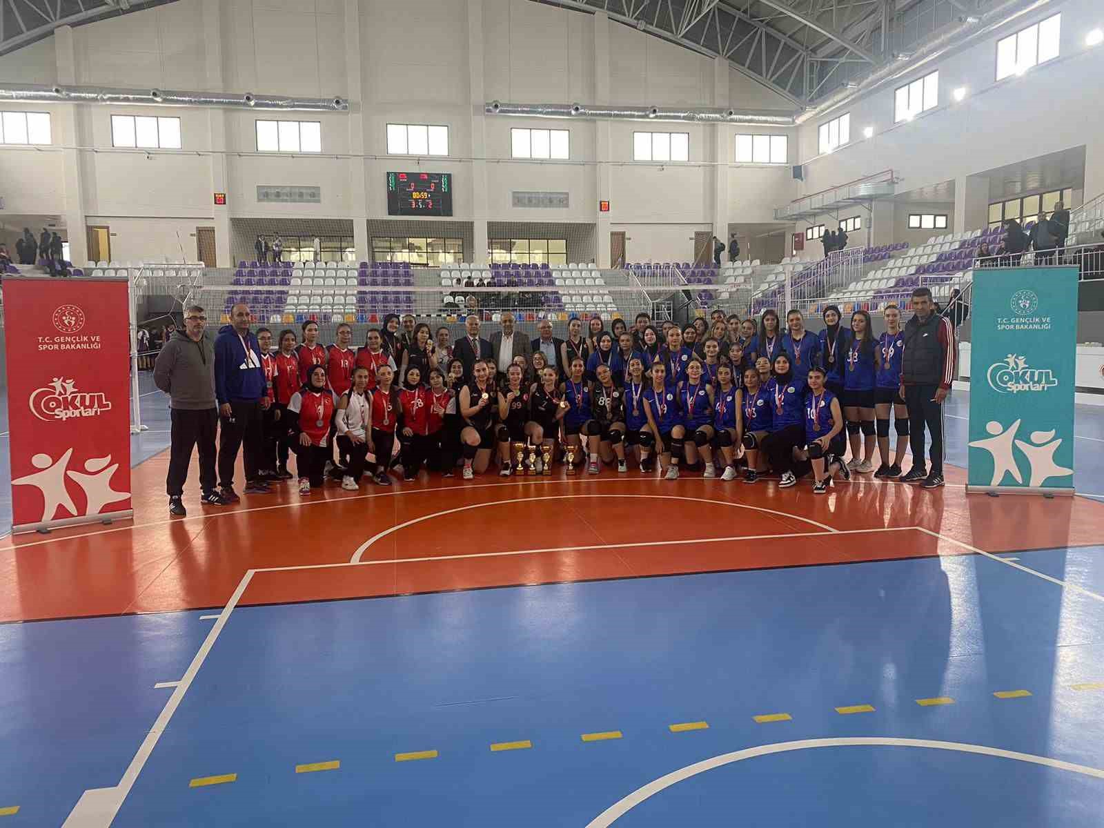 Genç Kızlar Voleybol Müsabakaları tamamlandı
