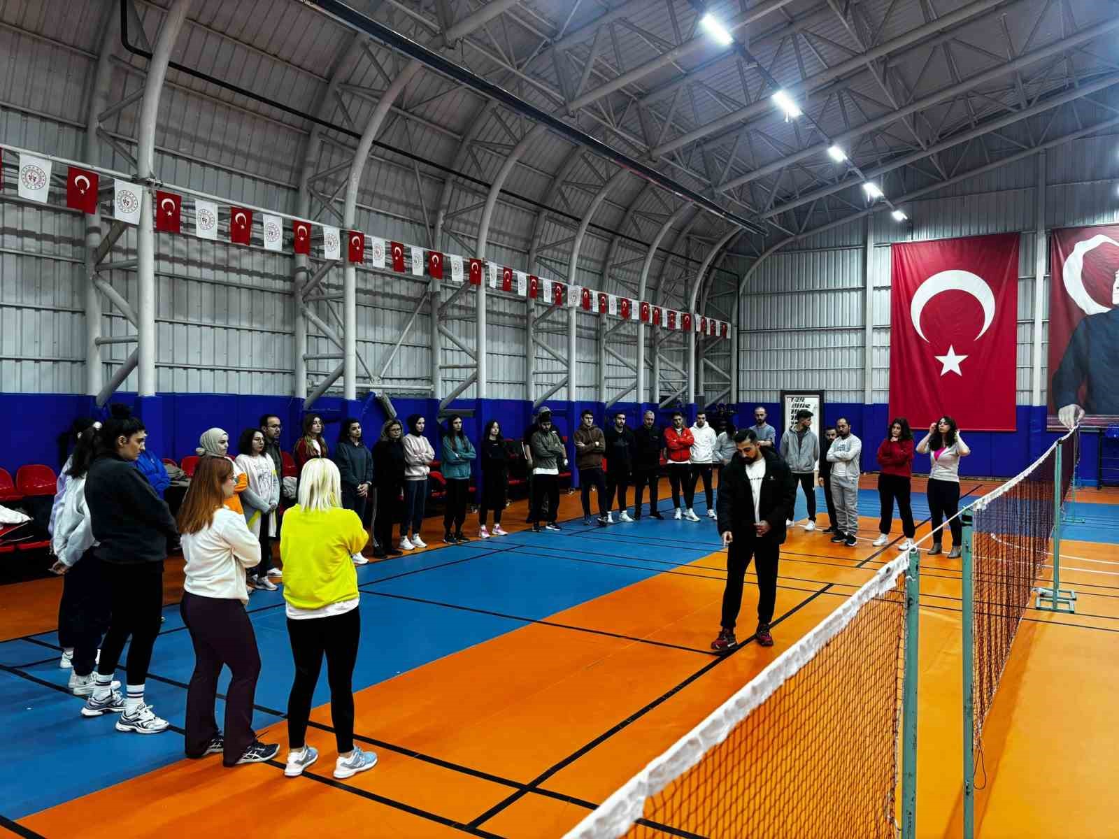 Badminton 1. Kademe Temel Antrenör Kursu Kayseri’de yapılıyor
