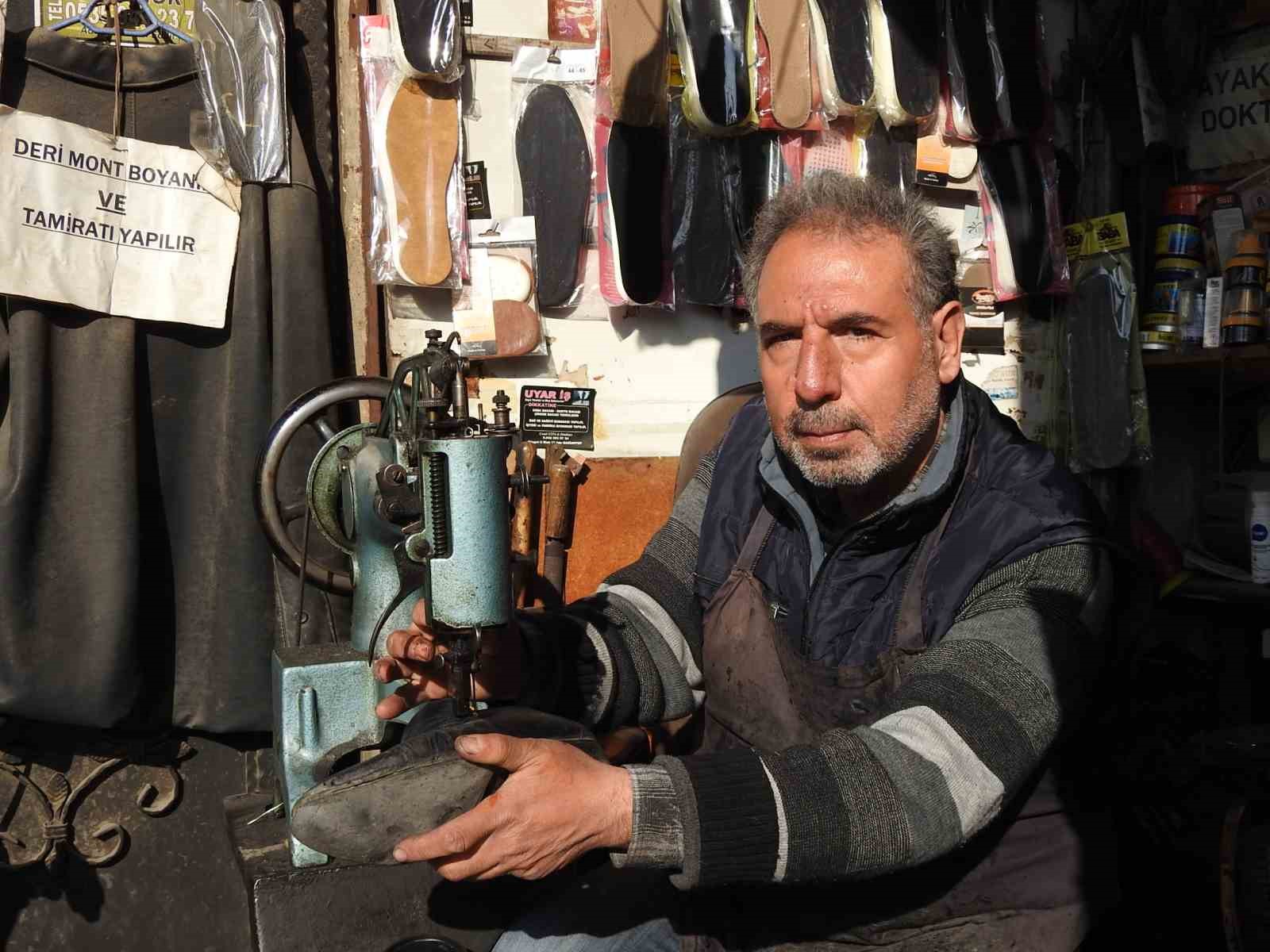 Vatandaşlar ayakkabı satın almak yerine tamir ettirmeyi tercih ediyor