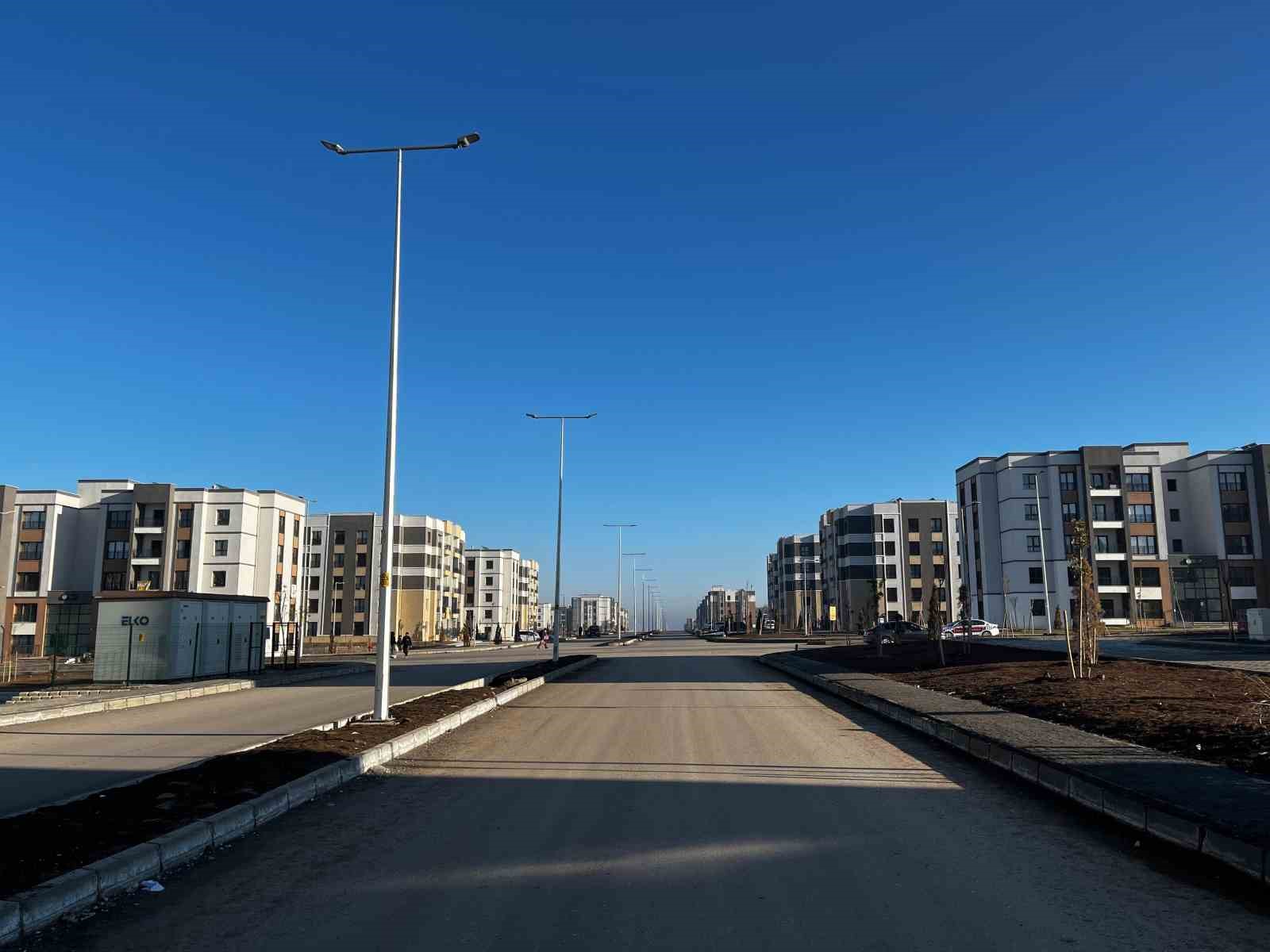 Diyarbakır’da yaklaşık 5 bin konut hak sahibine teslim edildi
