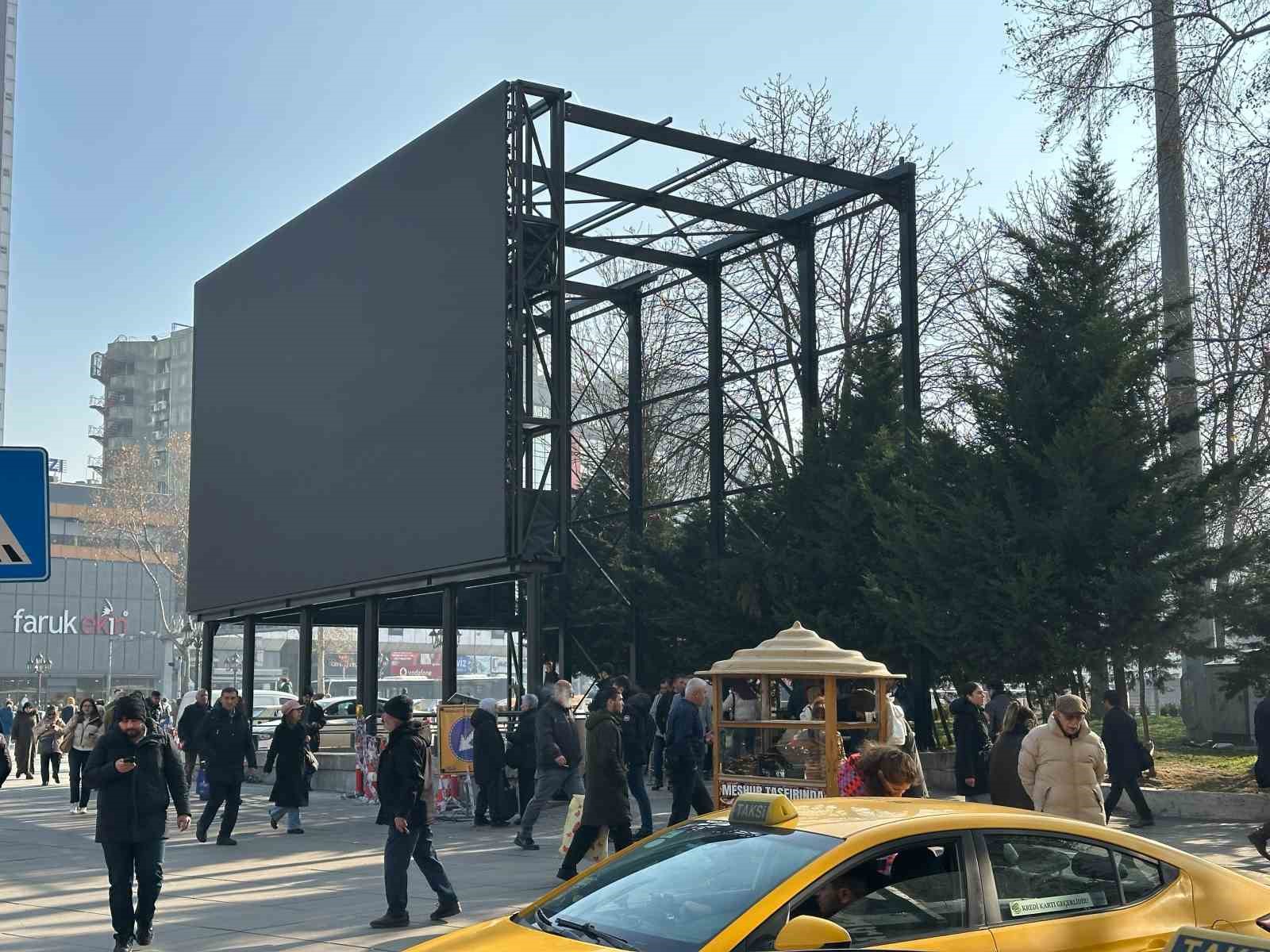 Güvenpark’ta pano krizi