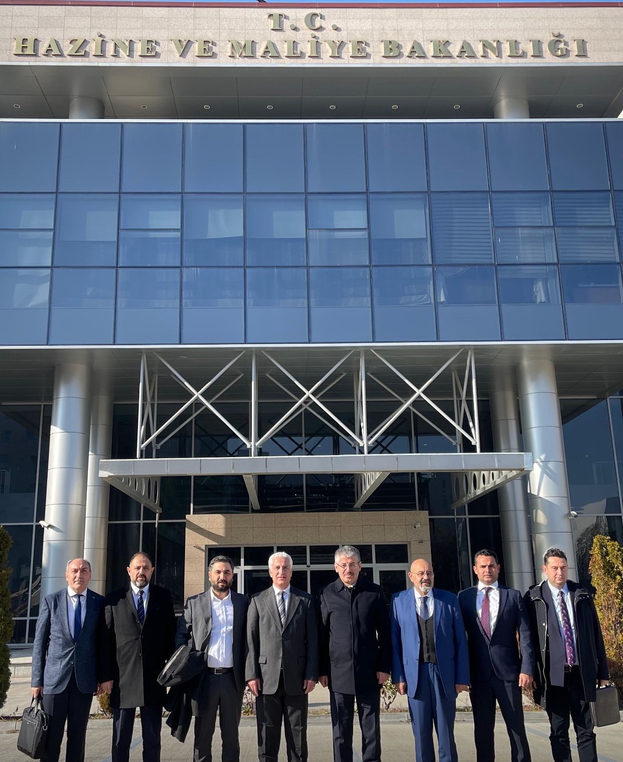 Çopuroğlu; sanayicilerle birlikte Hazine ve Maliye Bakanlığı’nda