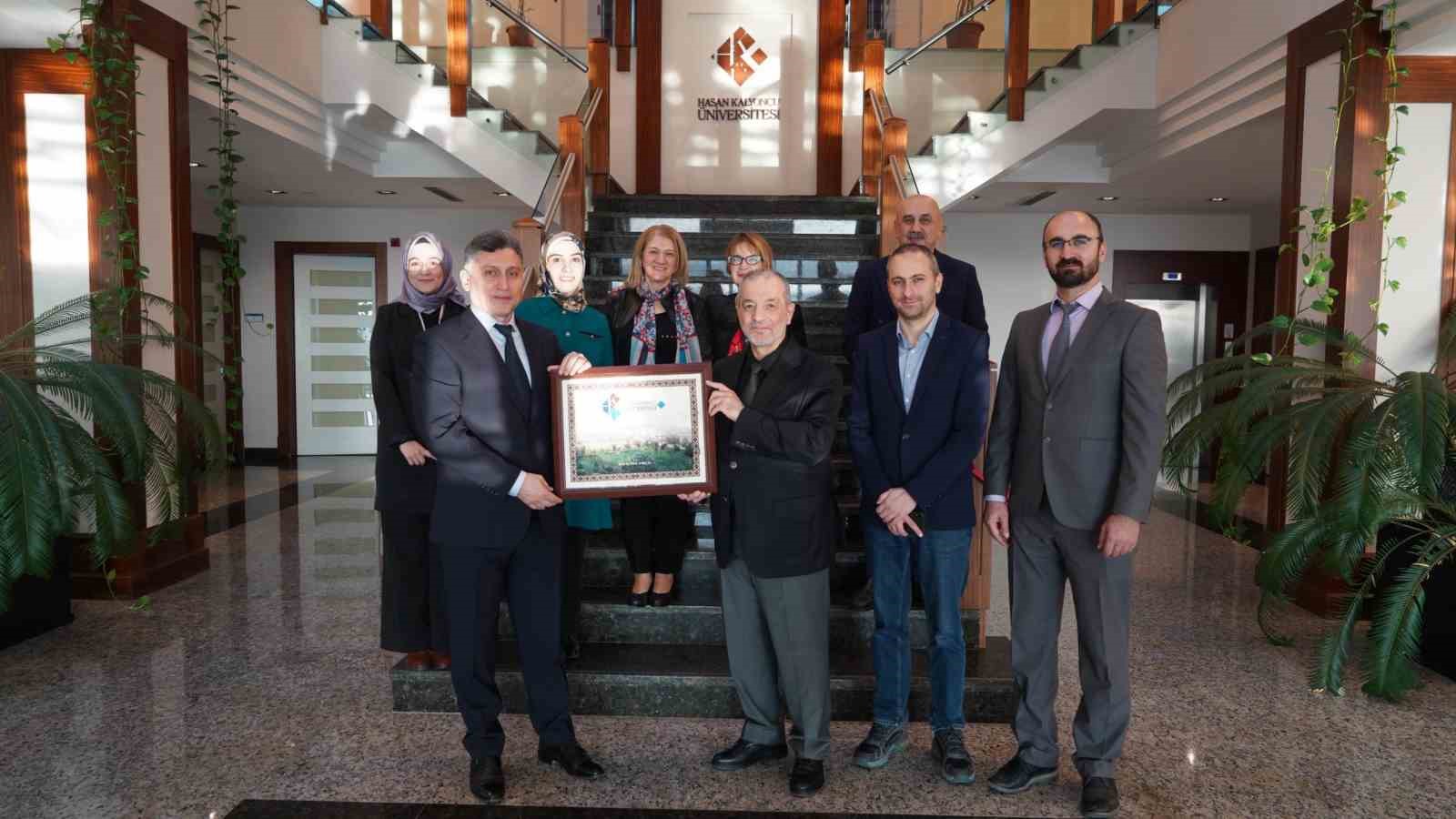HK&Uuml;, &ldquo;Beslenme Dostu ve Fiziksel Aktiviteyi Destekleyen İş Yeri&rdquo; belgesi almaya hak kazandı
