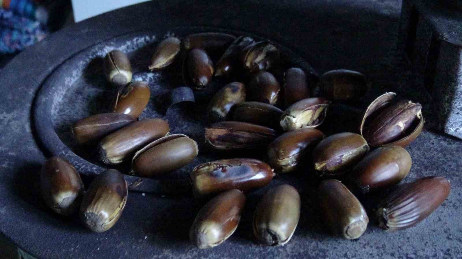 Doğunun kışın vazge&ccedil;ilmez lezzeti meşe palamudu
