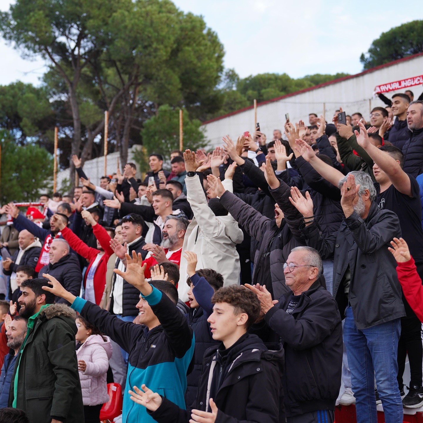 Dostluk ma&ccedil;ı gri pasaporta takıldı
