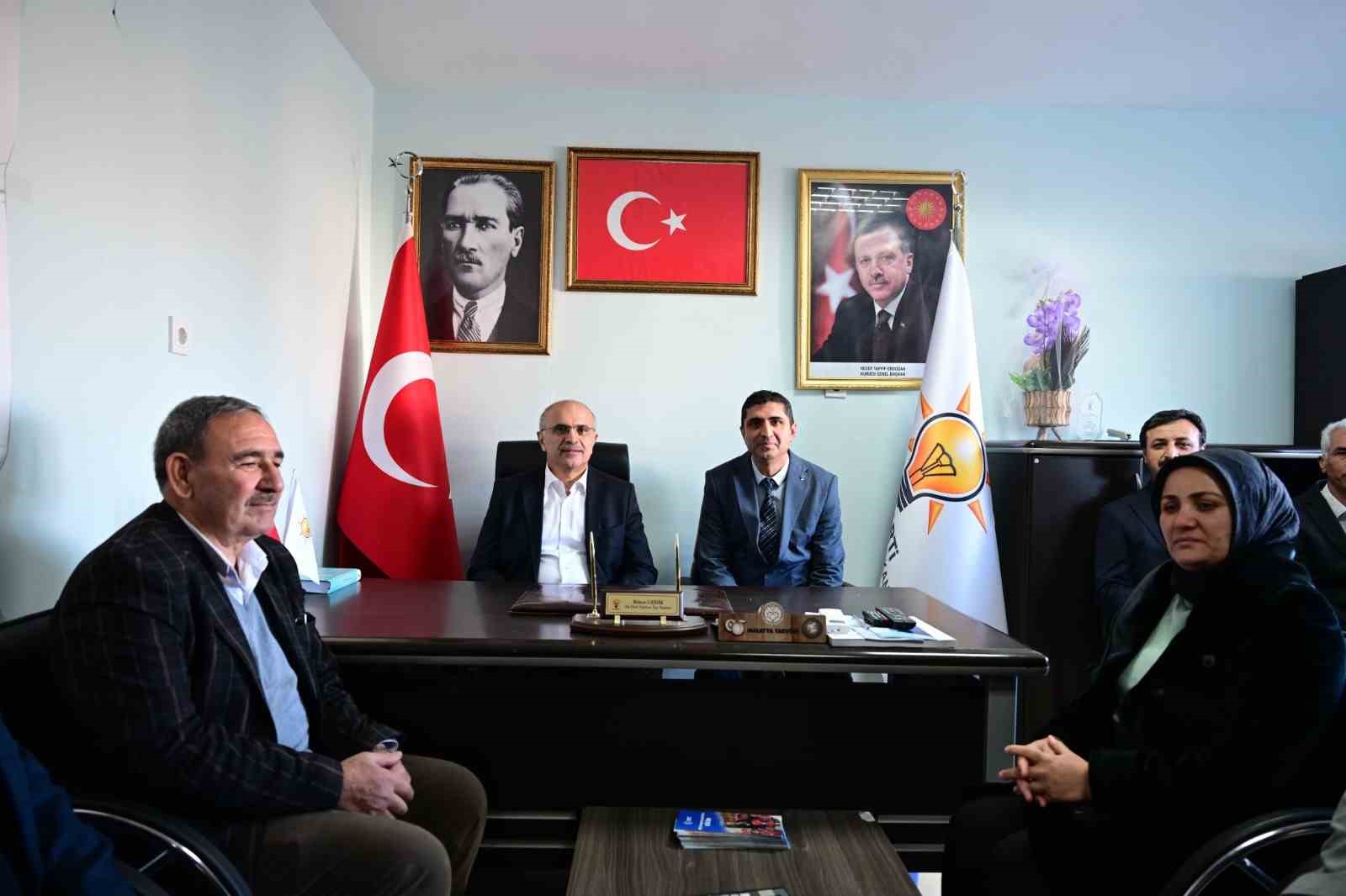 Malatya B&uuml;y&uuml;kşehir Belediye Başkanı Er: "Hemşerilerimiz hizmetin en iyisine layık"
