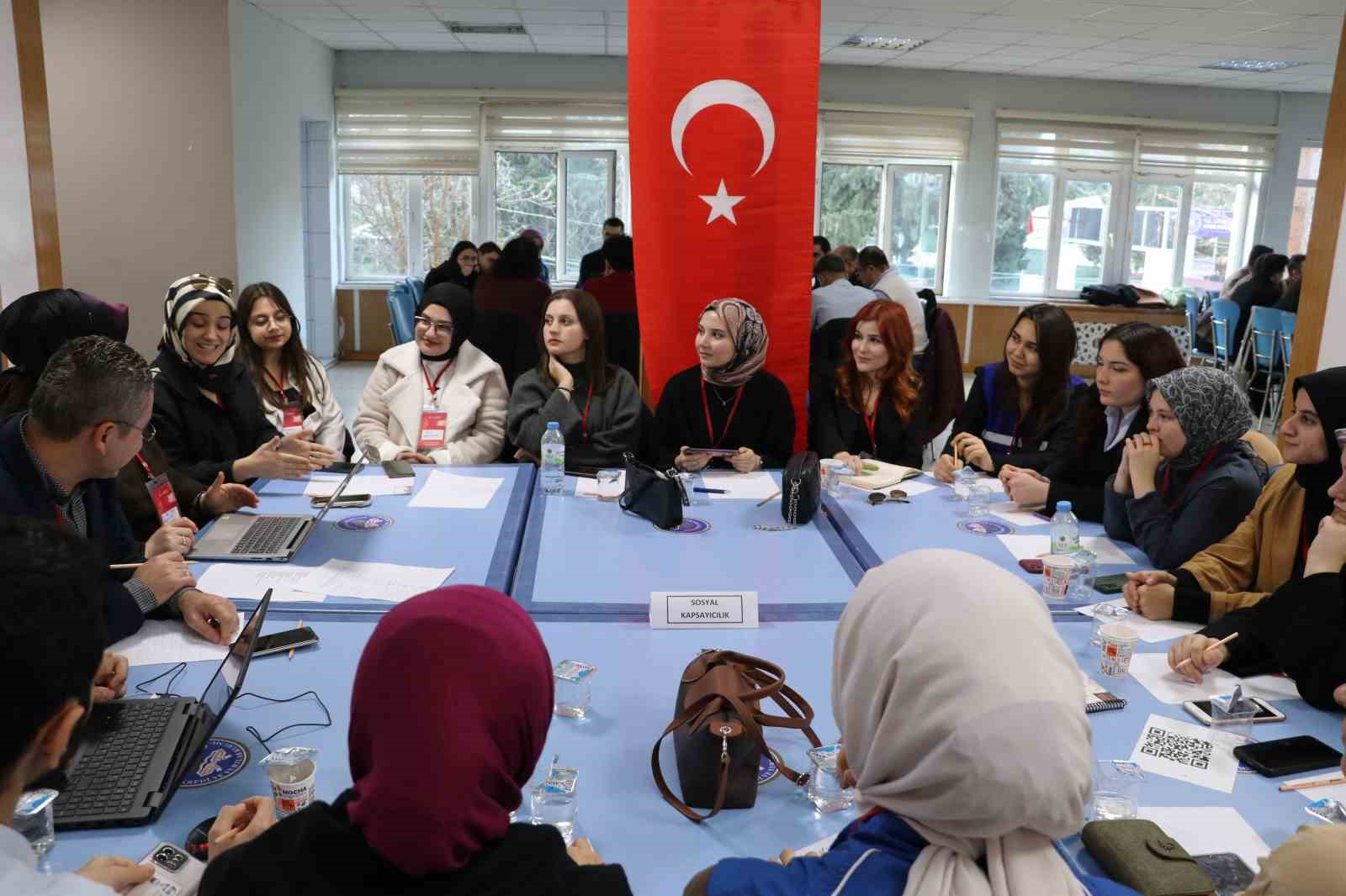 Amasya’nın gençleri “gençlik politikaları” için buluştu