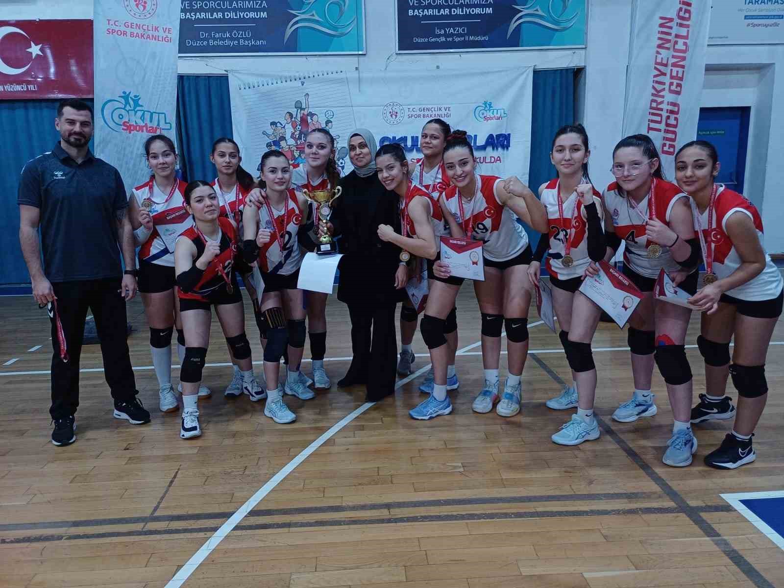 Voleybolda şampiyon Düzce Spor Lisesi oldu
