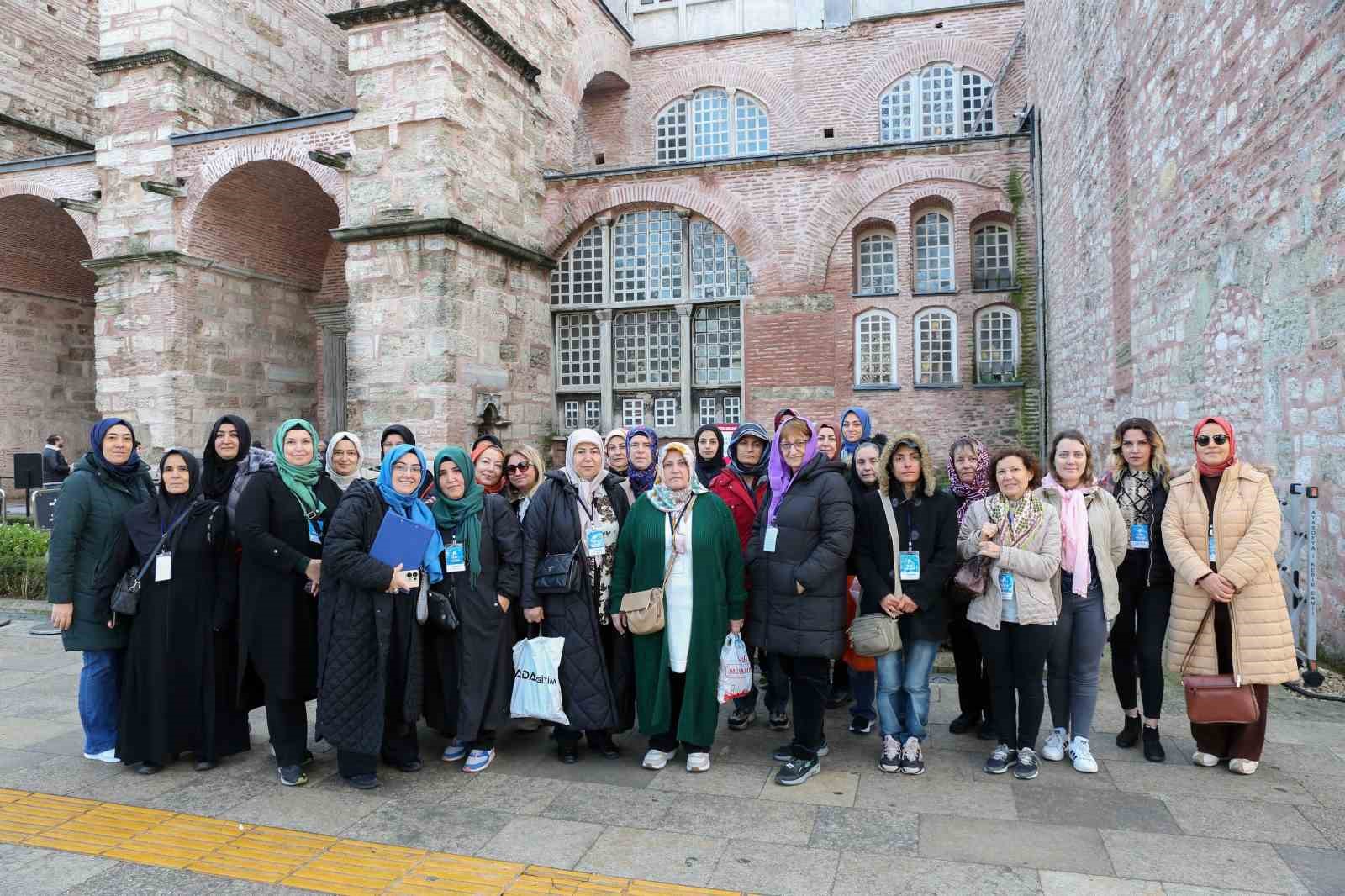 Küçükçekmeceli kadınlar İstanbul’u yeniden keşfediyor