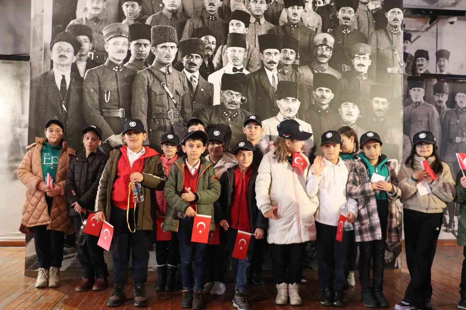 Öğrenciler MKE İmalat-ı Harbiye Müzesi’ni gezerek tarihi öğreniyor