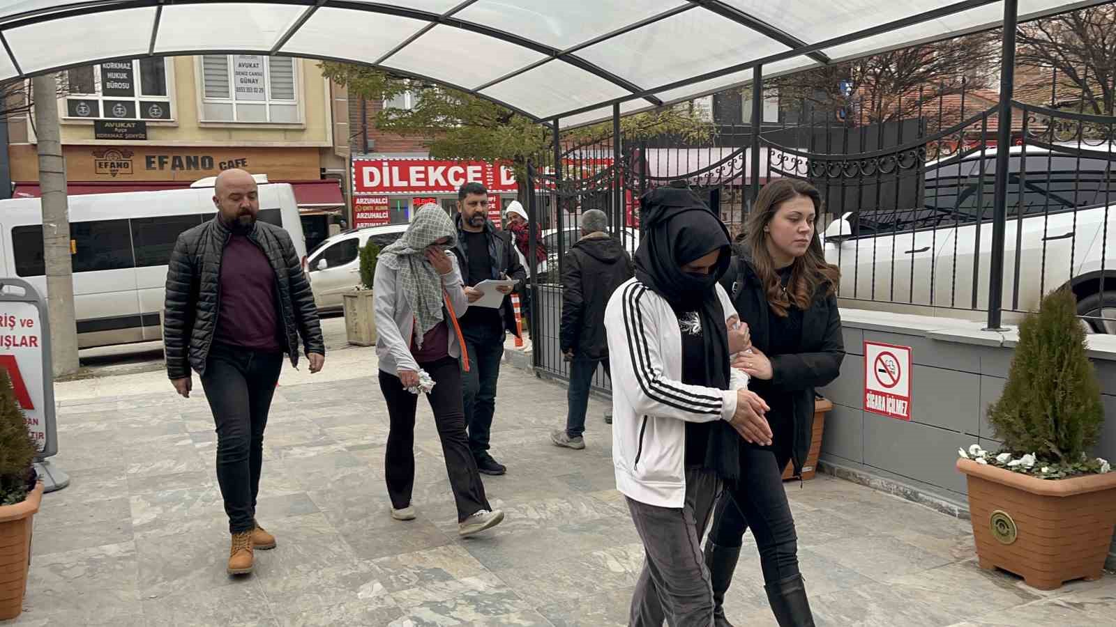 Hırsızlık su&ccedil;undan 78 yıl hapis cezası olan 5&rsquo;inci &ccedil;ocuğuna hamile 24 yaşındaki kadın tutuklandı
