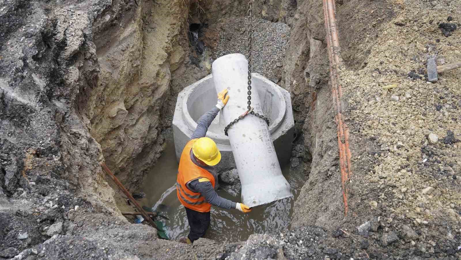 Keçiören’de sürekli tıkanan atık su hattı yenilendi
