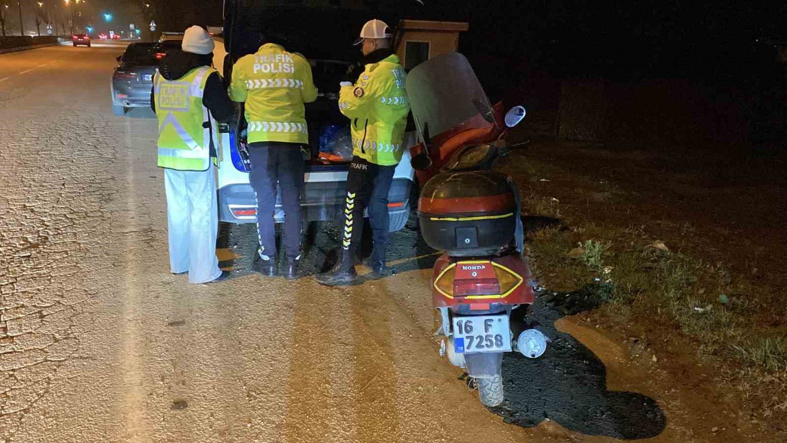 Çalıntı plaka ve motosikletle giderken polise yakalandı
