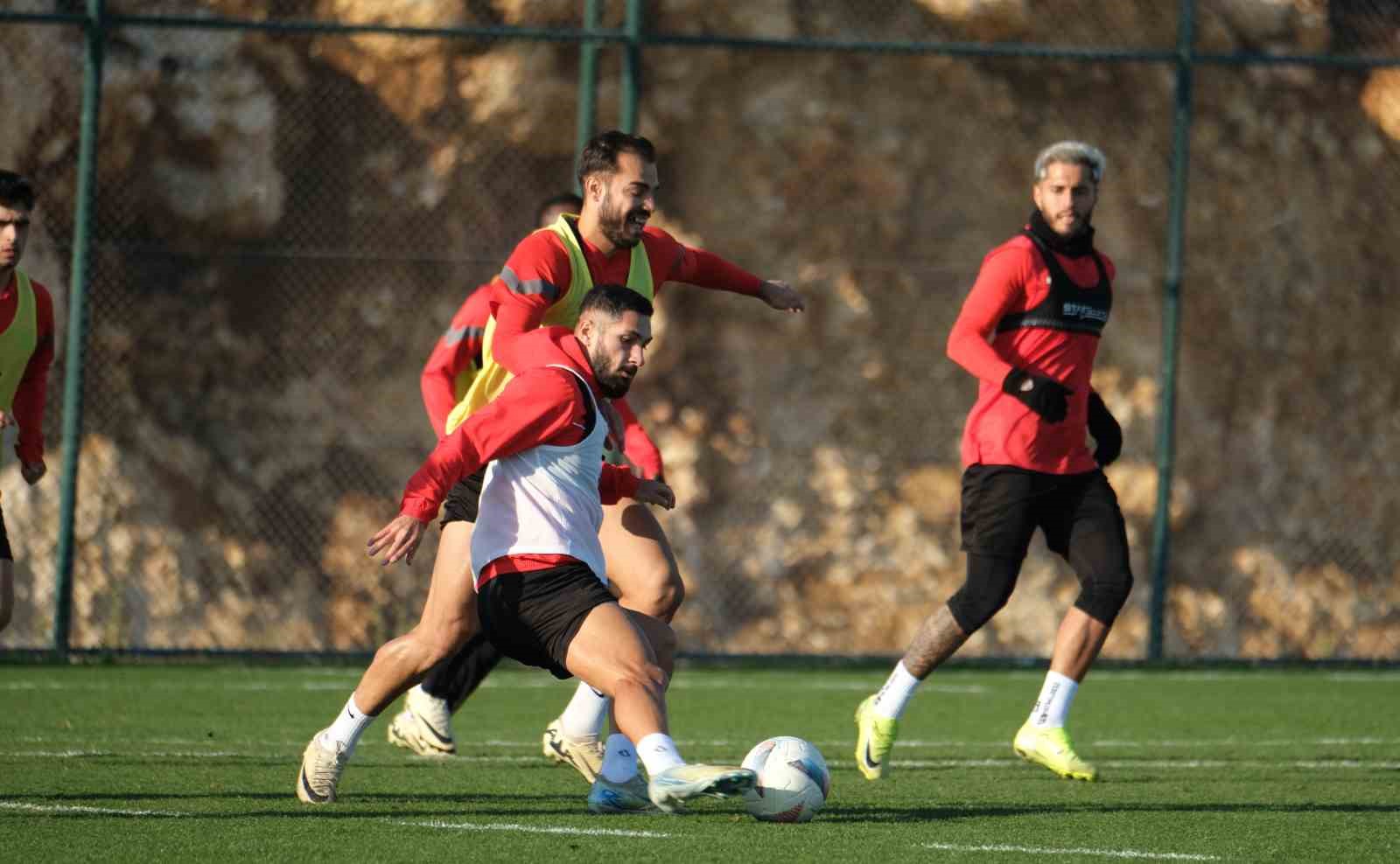 Atakaş Hatayspor, Adana Demirspor maçı hazırlıklarına başladı
