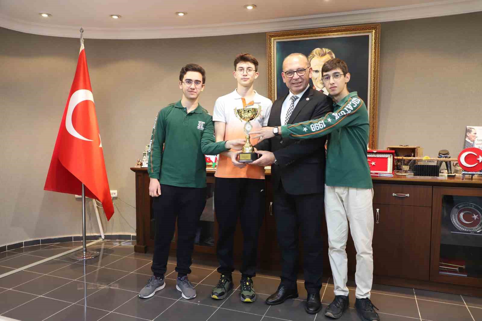 Turgutlu Belediyespor’da kupa sevinci