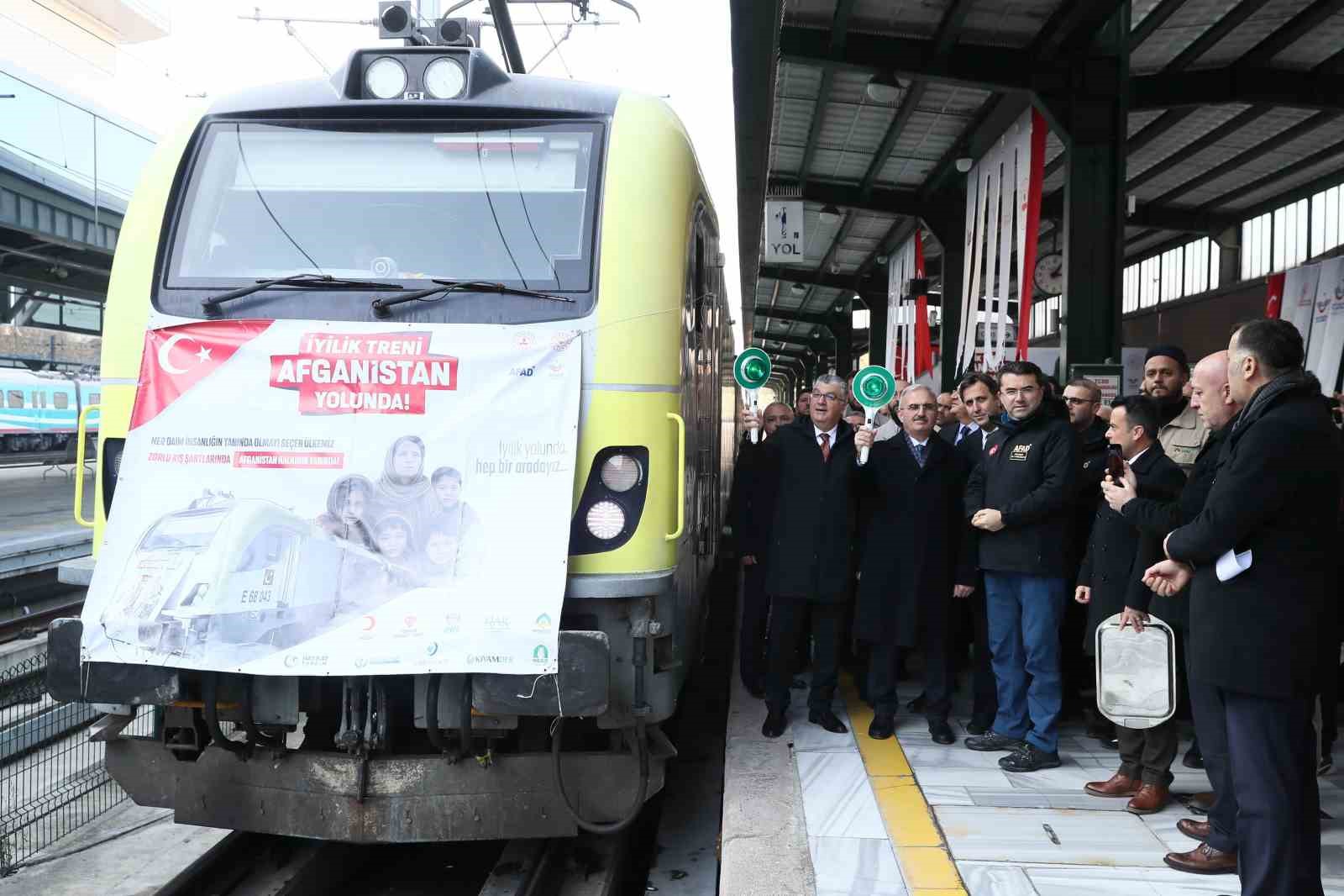 Afganistan’a yardım malzemesi taşıyacak 21. ’İyilik Treni’ Ankara’dan hareket etti