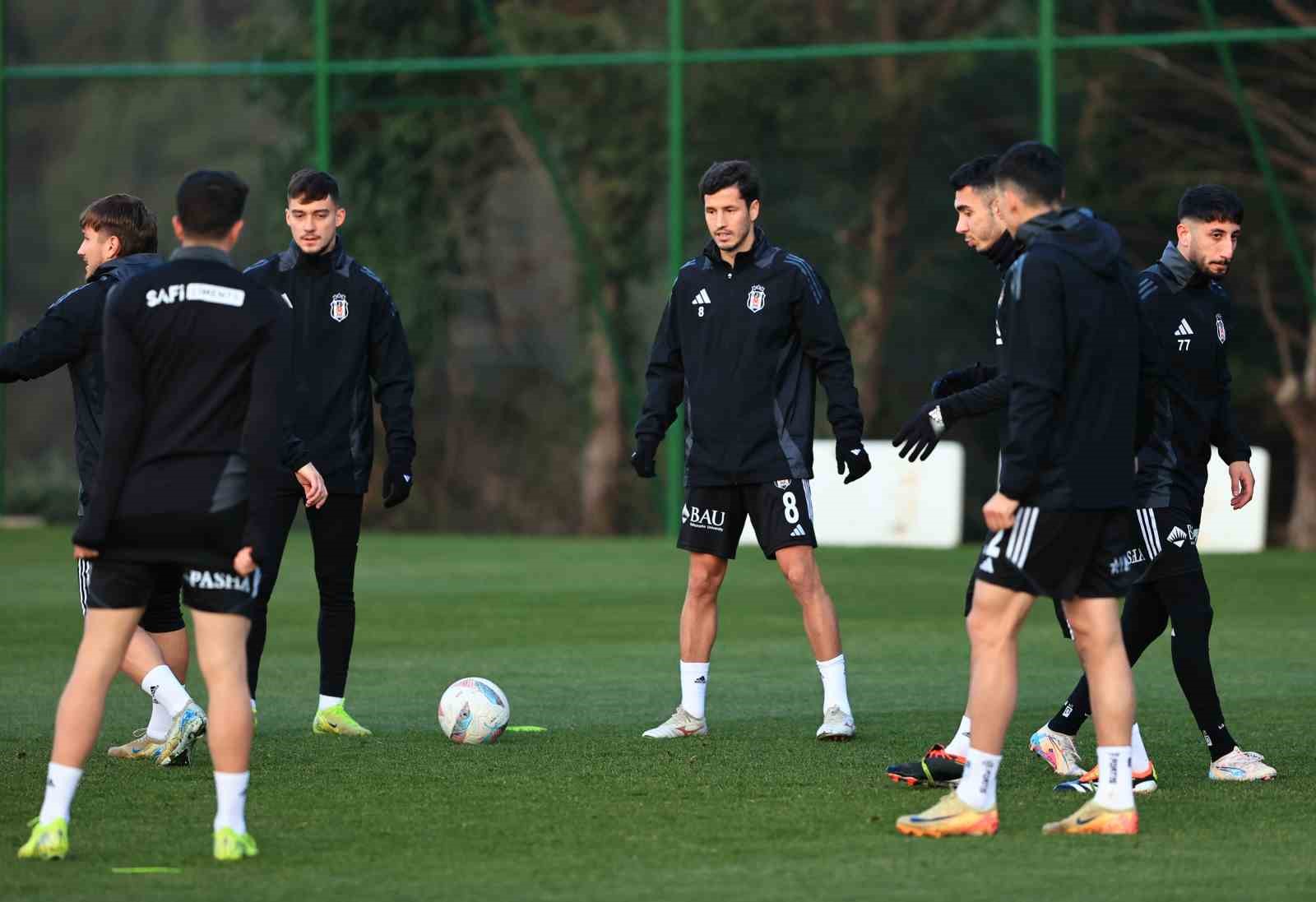 Beşiktaş, Alanyaspor maçı hazırlıklarını tamamladı
