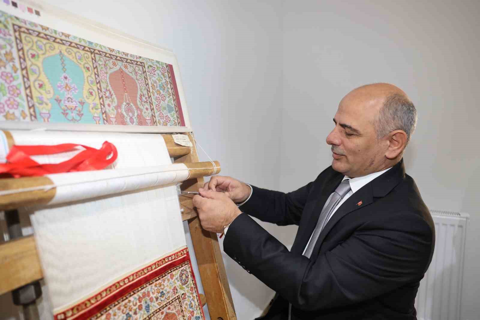 Hereke halısının d&uuml;nya &ccedil;apındaki &uuml;n&uuml; yeniden parlıyor
