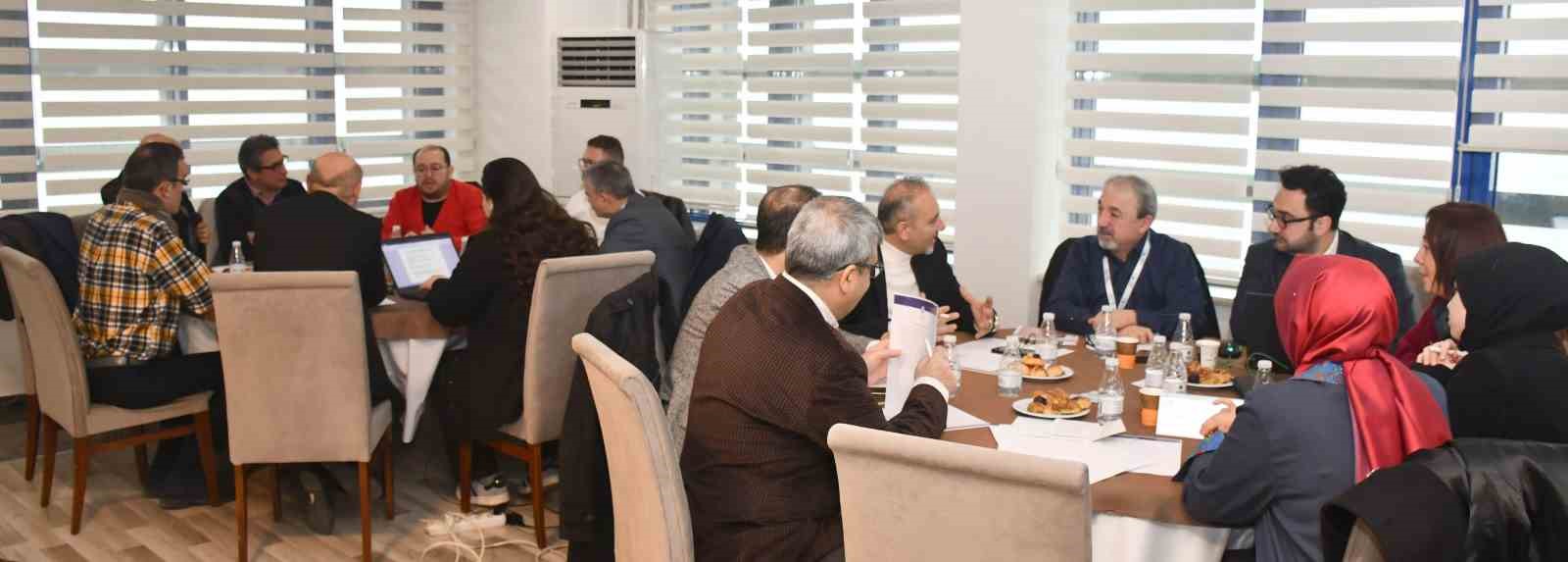 İşletmelerin sorunları ve &ccedil;&ouml;z&uuml;m &ouml;nerileri KSO&rsquo;da masaya yatırıldı
