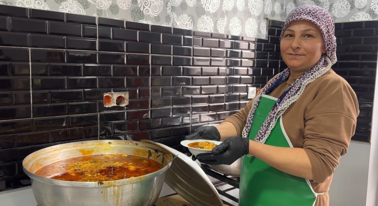 Yüksekova’da kadın eliyle yapılan yöresel yemekler ilgi görüyor
