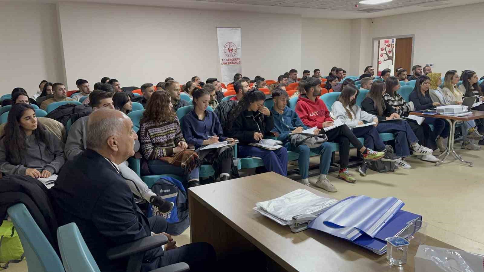 Tatvan’da hakemlik kursu düzenleniyor