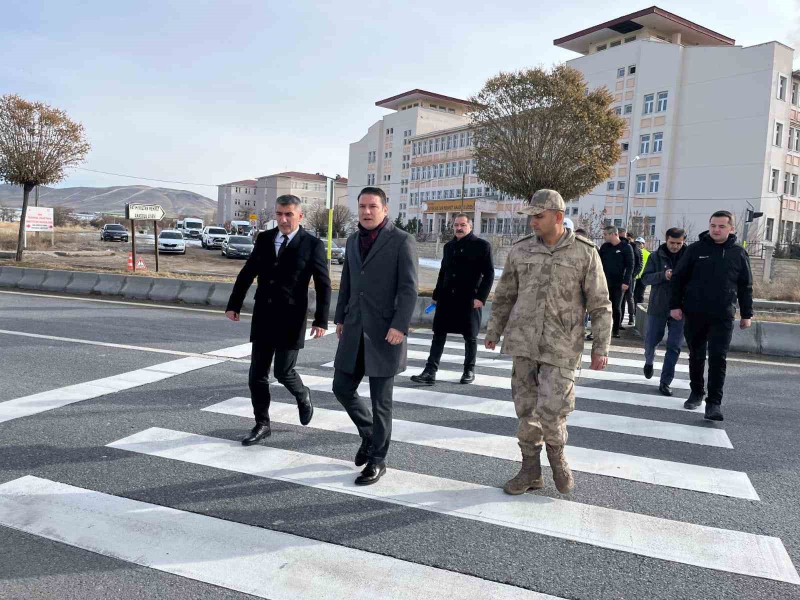 Kaymakam Göktaş, kaza bölgesinde incelemede bulundu