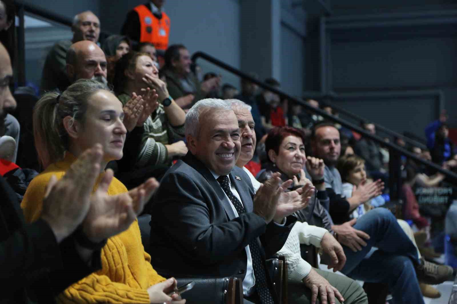 Nilüfer Belediyespor evinde kazandı
