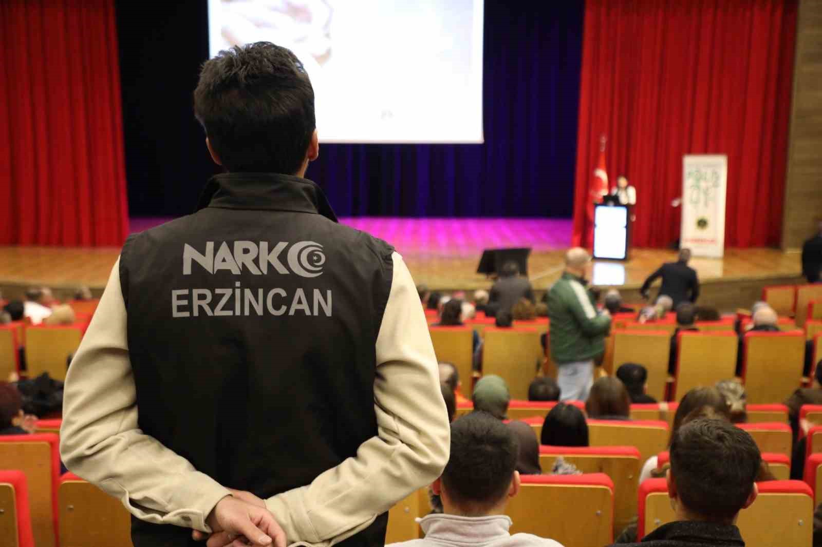 Erzincan’da &quot;En İyi Narkotik Polisi Anne&quot; programı düzenlendi