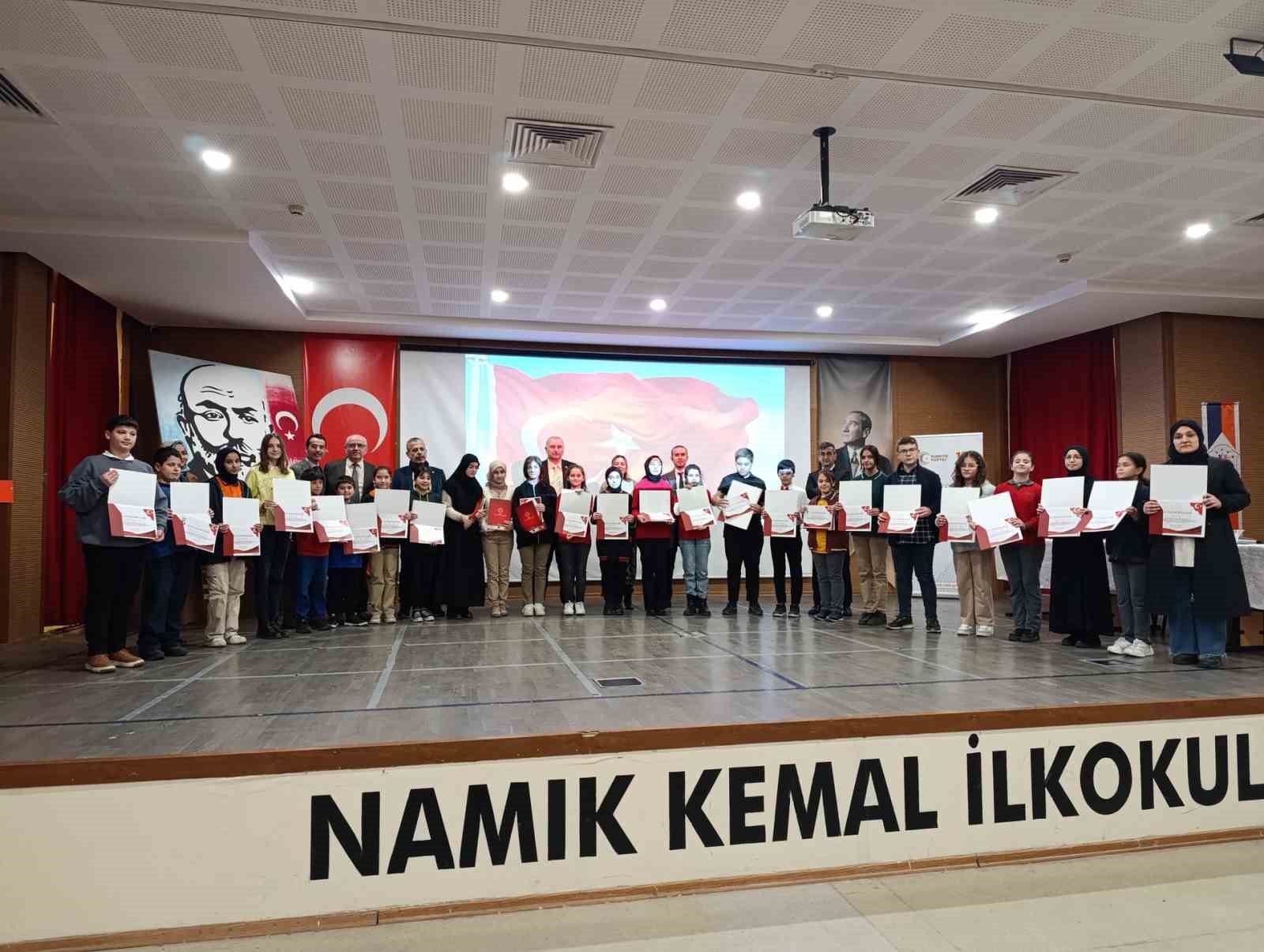 İstiklal Marşını en güzel şekilde okudular
