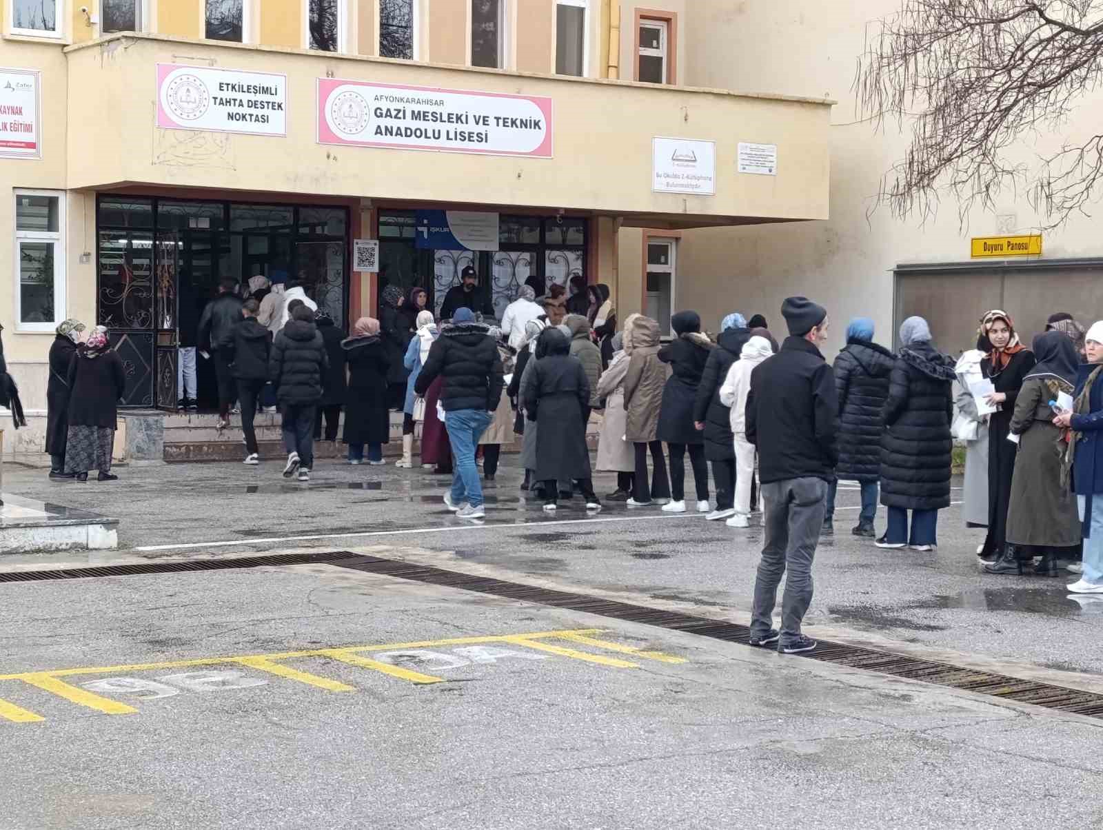 Afyonkarahisar’da AÖL heyecanı ilk oturumla başladı
