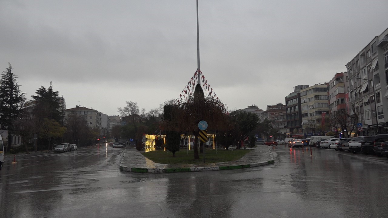 Kırklareli’nde sağanak yağış etkili oluyor
