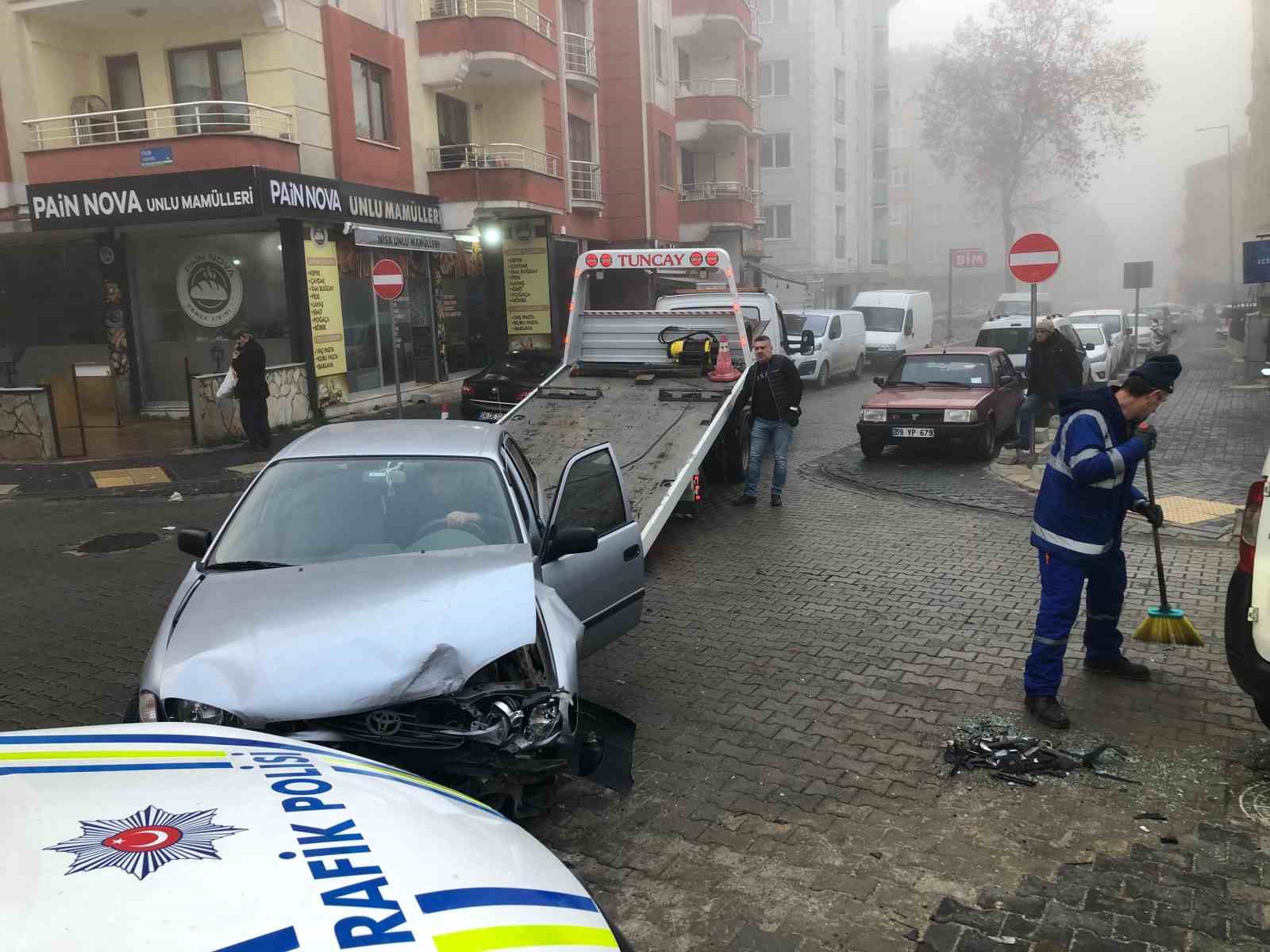 Tekirdağ’da iki aracın çarpıştığı kaza kamerada
