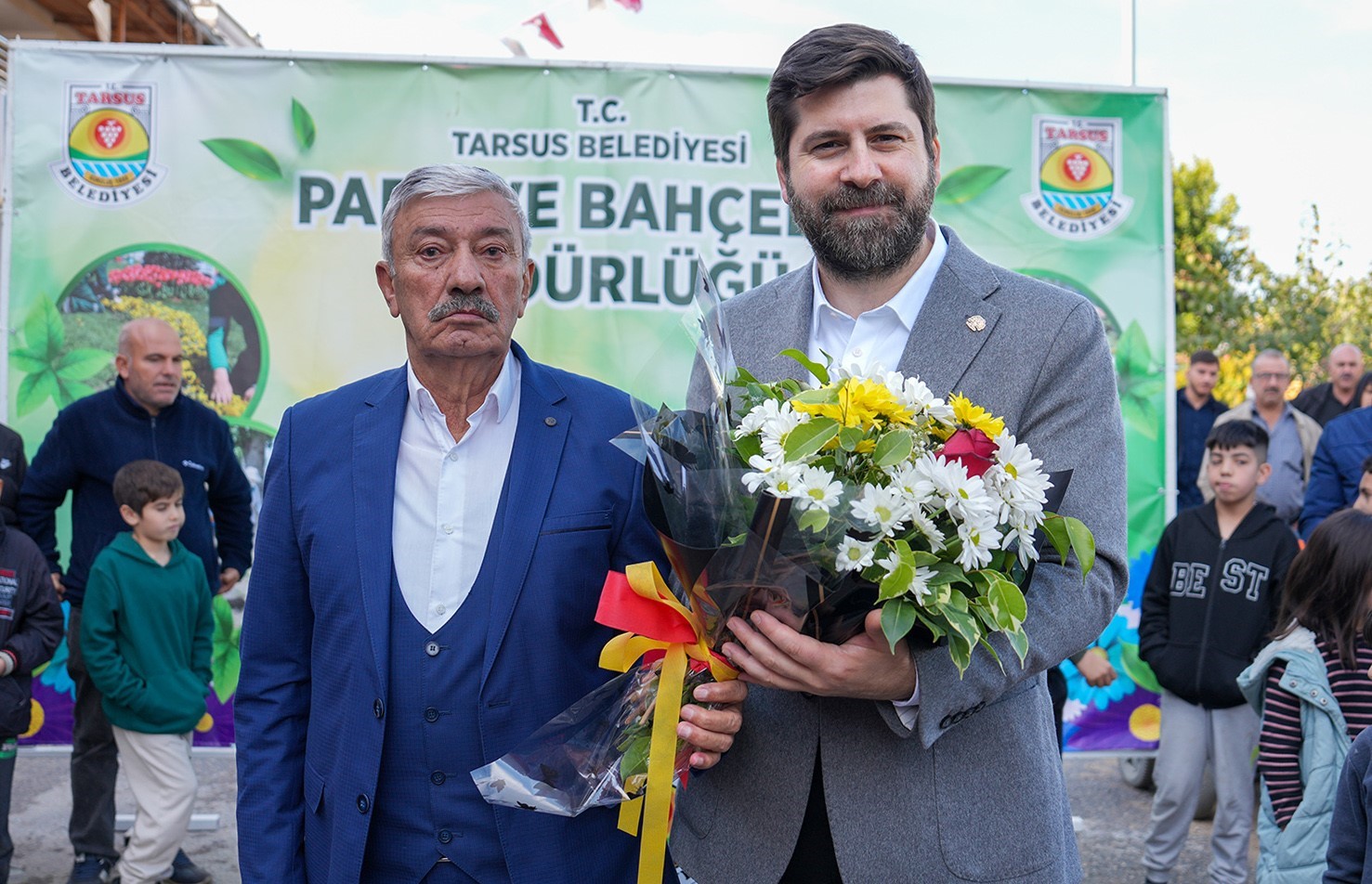 Tarsus Belediyesince yaptırılan Yaşar Kemal Parkı hizmete açıldı
