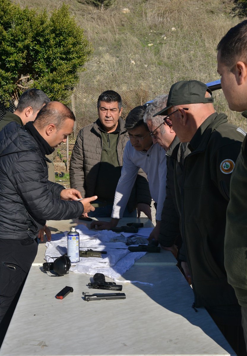 Mersin’de orman muhafaza memurlarına ’silah eğitimi’ verildi
