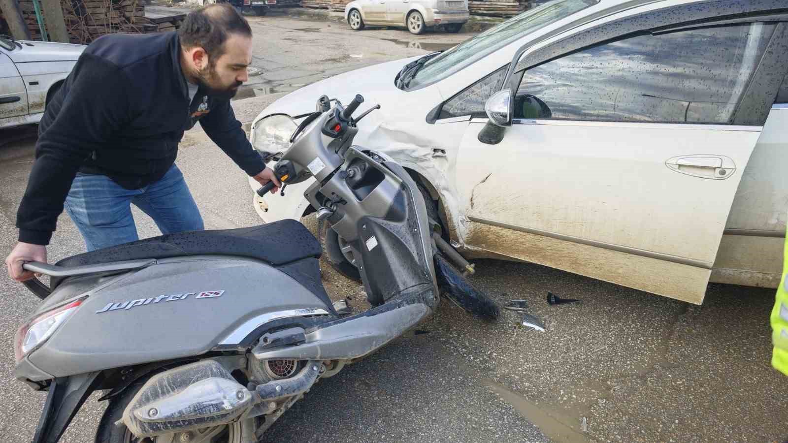 Kafa kafaya çarpıştılar: 1 yaralı
