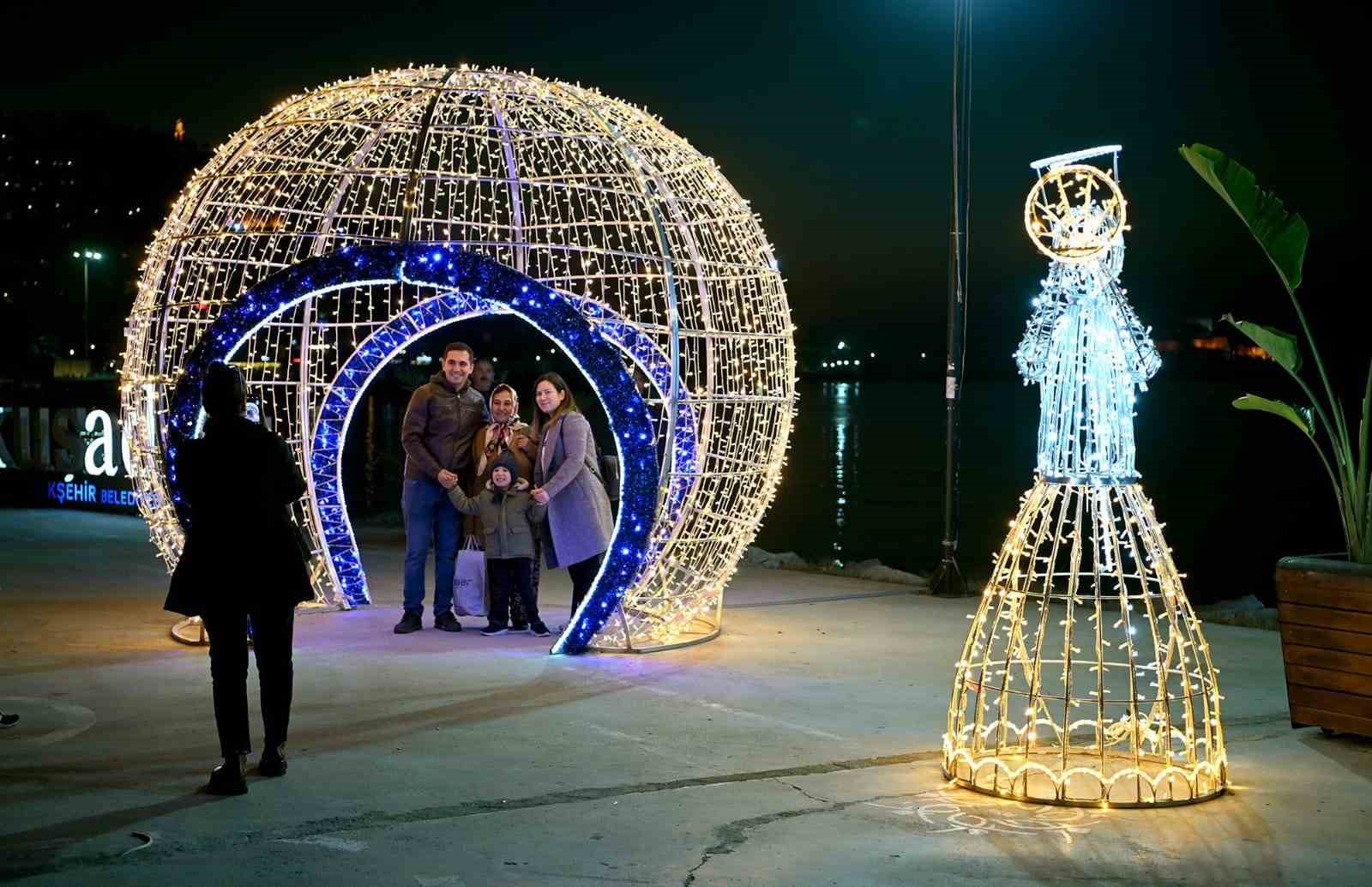 Kuşadası’nda yeni yıl kutlamaları başladı
