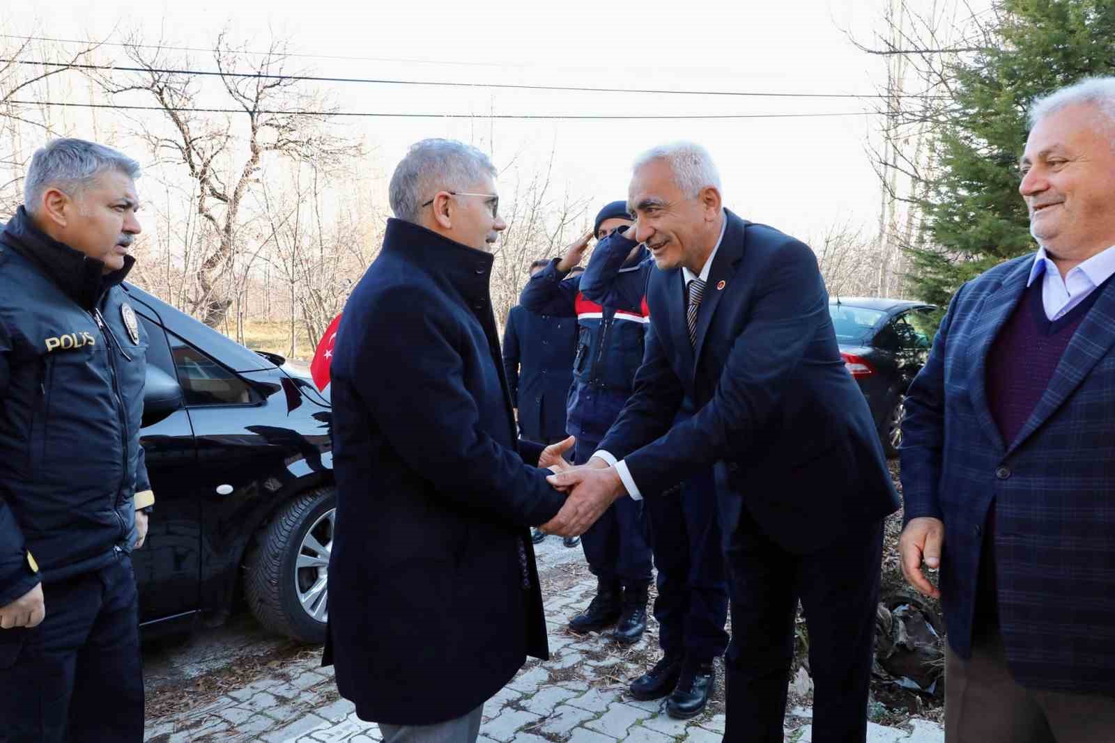 Vali &Ccedil;elik; Kırkpınar ve Taşlıca k&ouml;ylerini ziyaret etti
