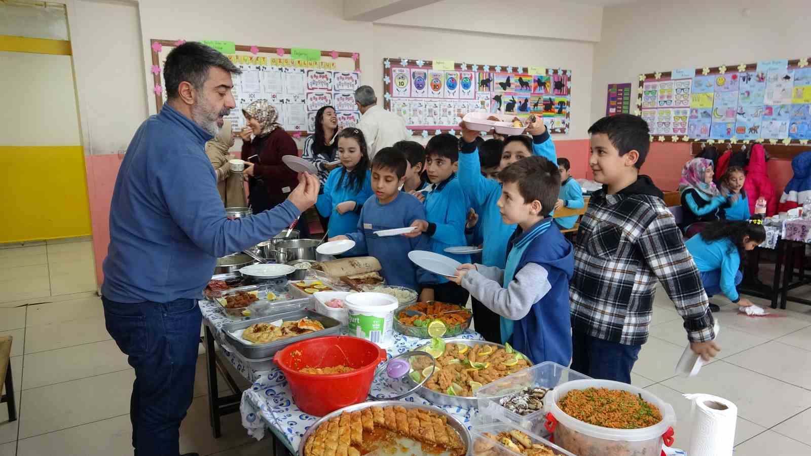 Van’da &quot;Yerli Malı Haftası&quot; coşkusu