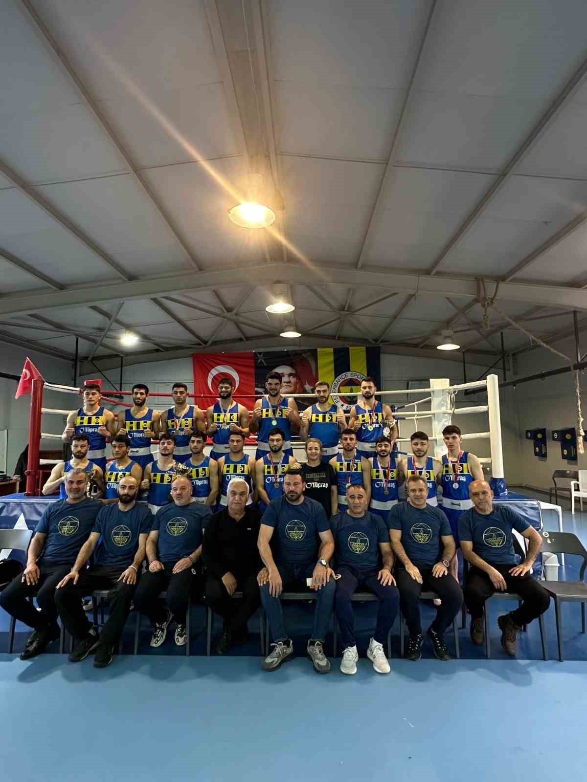 Bilecikli boksor &lsquo;B&uuml;y&uuml;k Erkekler Boks Şampiyonası&rsquo;na damga vurdu
