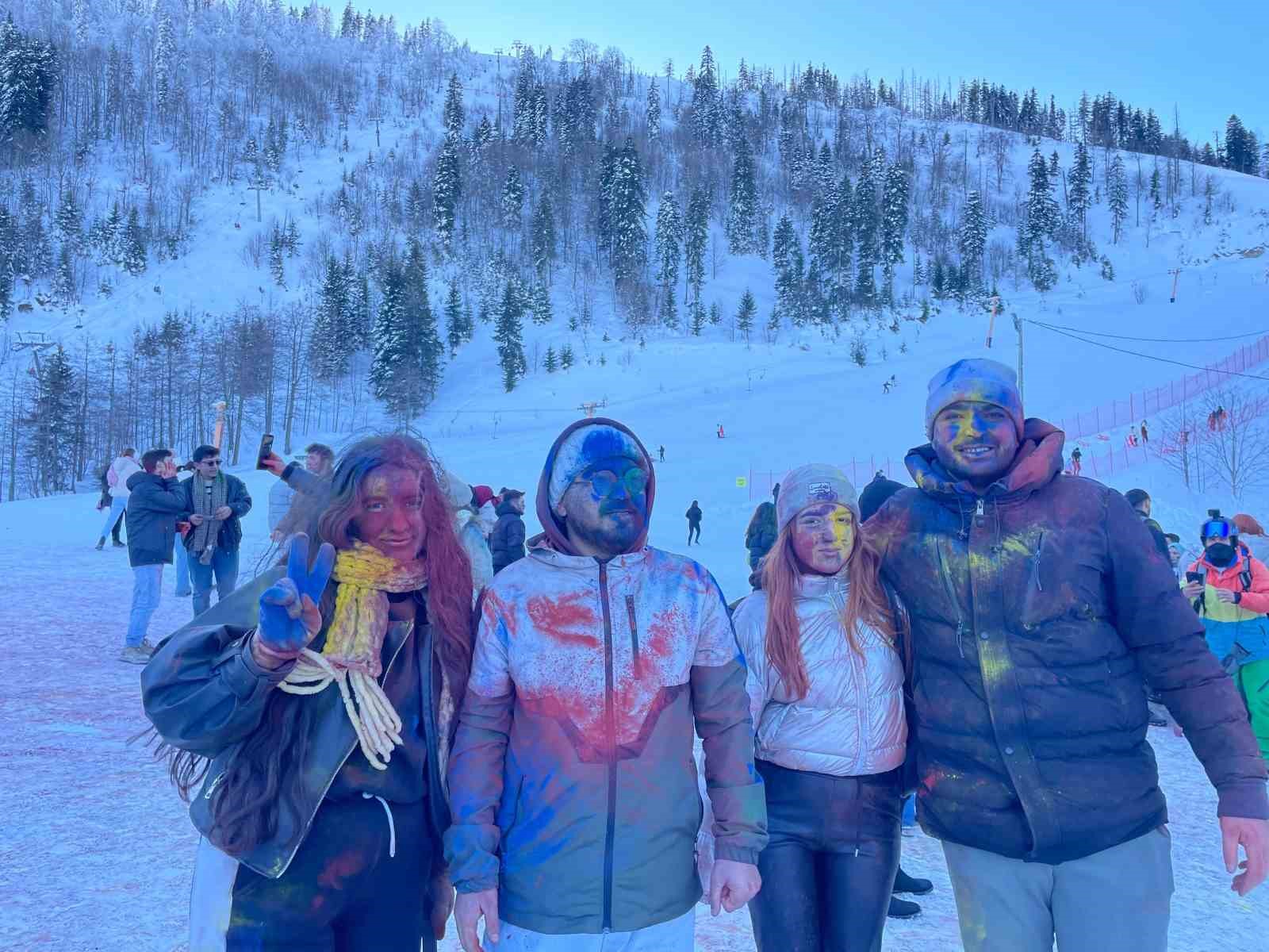 Artvin Atabarı Kayak Merkezi&rsquo;nde 7. Geleneksel Kar Şenliği coşkuyla kutlandı
