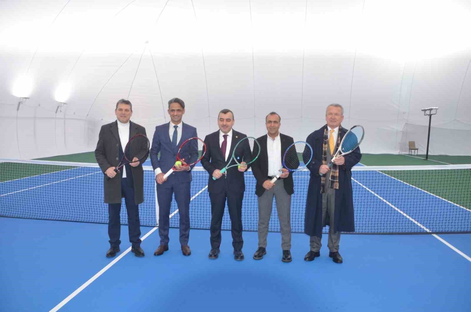 Tenis kortları Çaycuma’da hizmete girdi