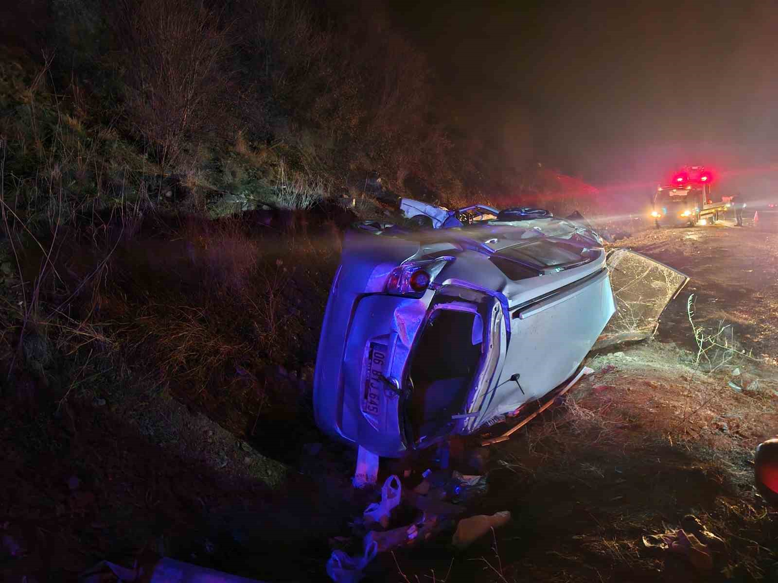 Takla atan otomobildeki 3 kişi yaralandı