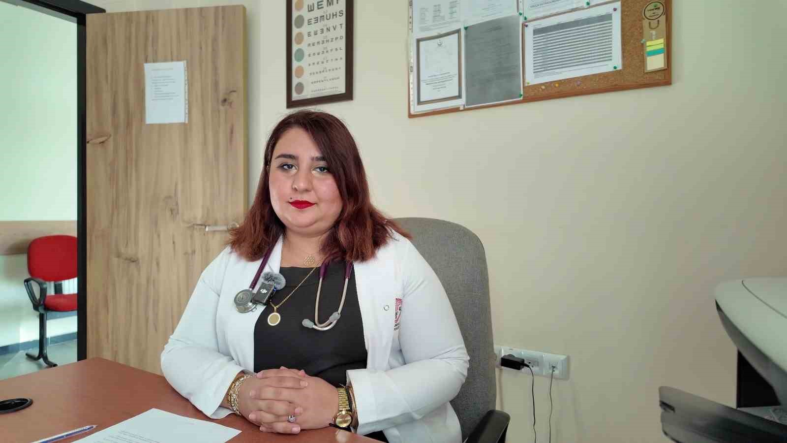 Dr.  Yüksel Çelik: &quot;Yeni yönetmelikle ilaç yazmada kısıtlama değil akılcı ilaç kullanıma teşvik gelmiştir&quot;