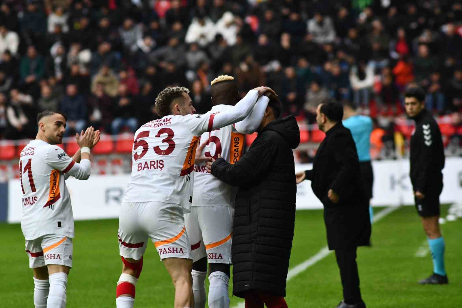 Trendyol Süper Lig: Kayserispor: 1 - Galatasaray: 1 (Maç devam ediyor)