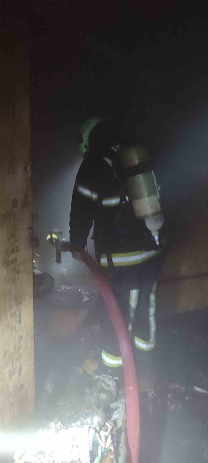 Apartman &ccedil;atısında yangın
