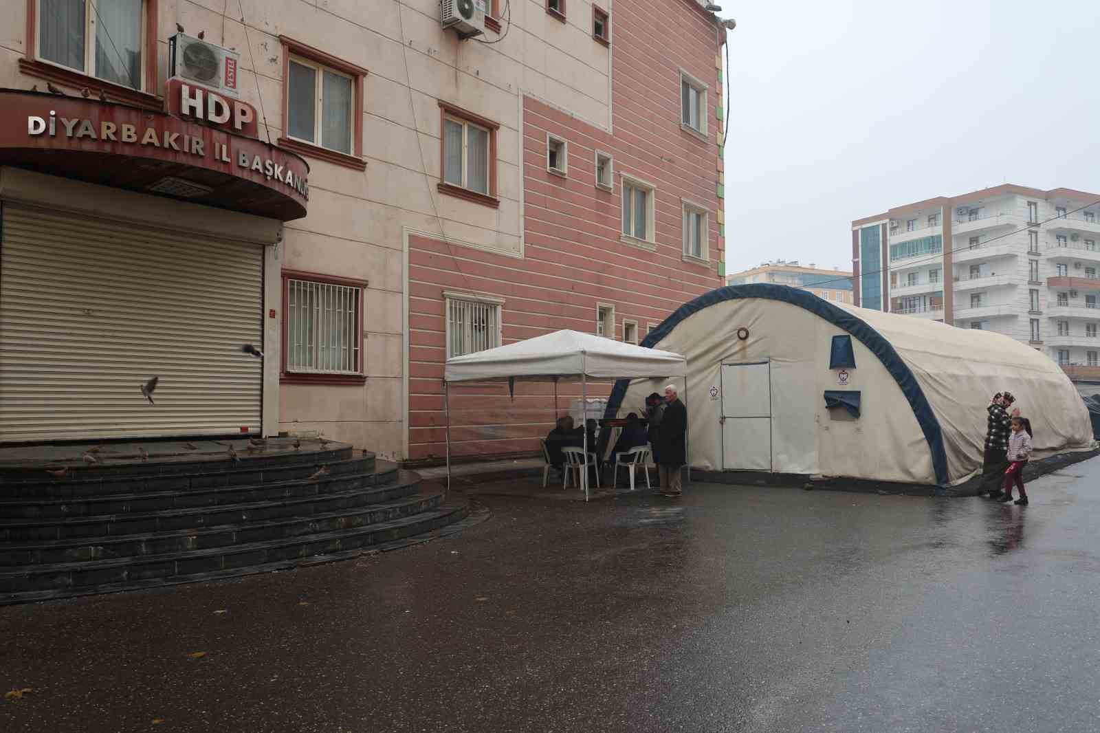 Evlat n&ouml;betindeki aileler yeni yılda &ccedil;ocuklarına kavuşmayı umut ediyor
