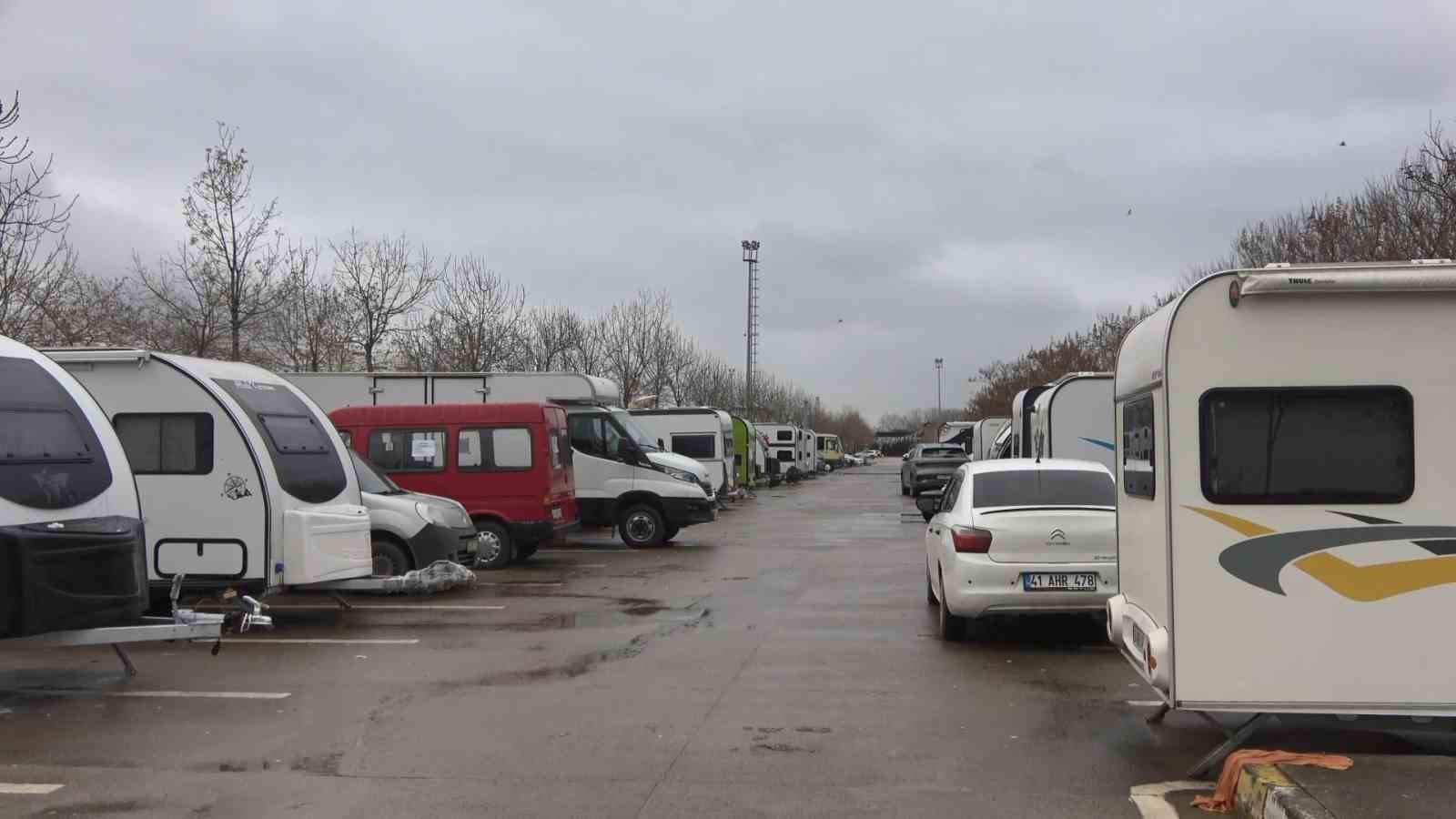 Karavanda piknik t&uuml;p&uuml; patladı: 1 kişi yaralı

