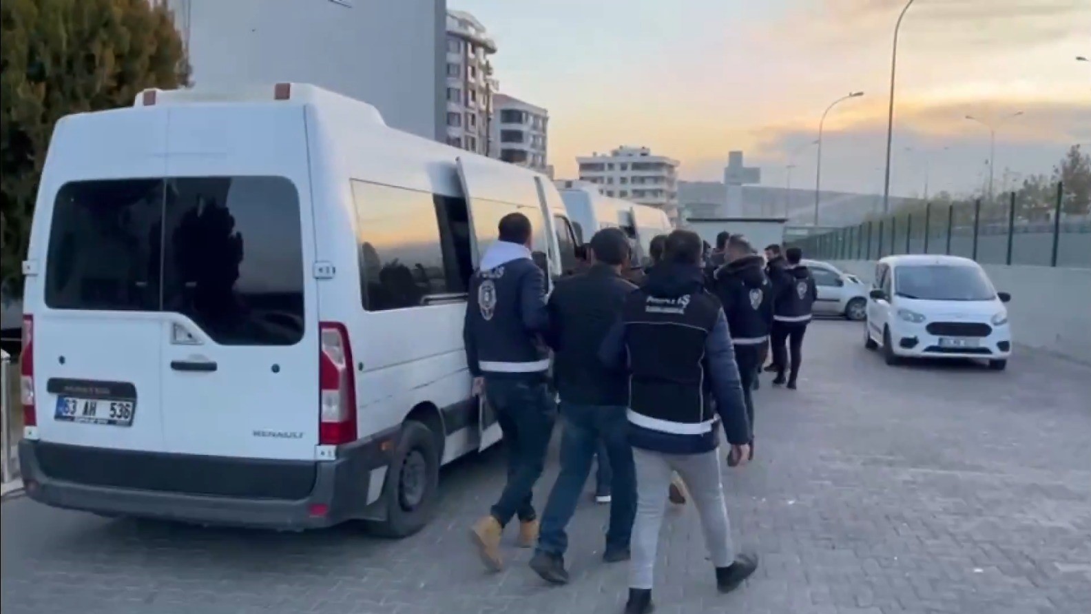Şanlıurfa&rsquo;da telefon dolandırıcılığı operasyonunda 4 tutuklama
